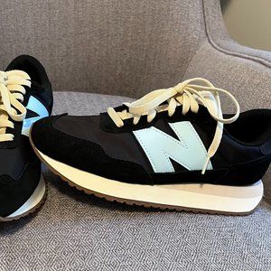 New Balance Womens 237 V1  Black/Bleach Blue